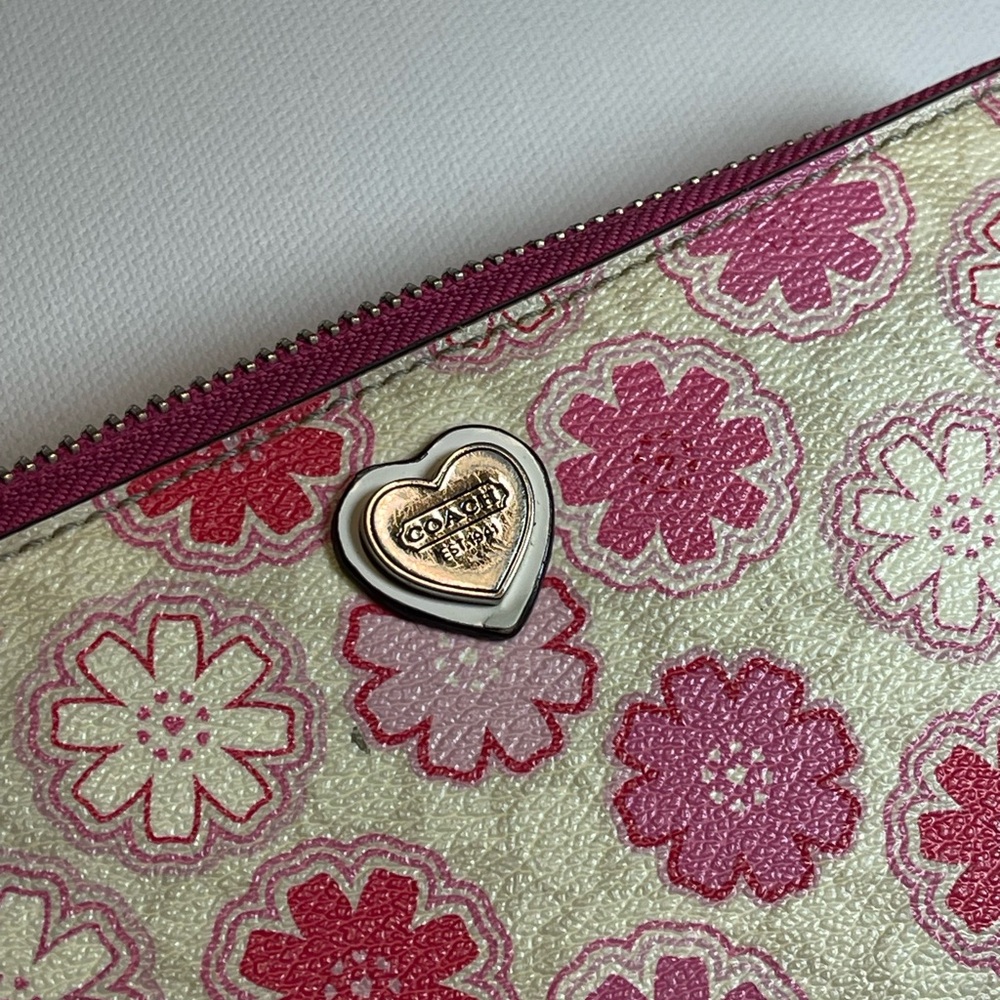 Vintage Coach Floral Print Accordion Zip Wallet F50672 White and Pink Wallet - Picture 11 of 12
